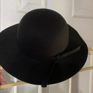 Girl’s black dome hat!